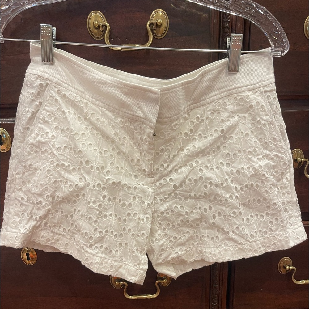 White Vineyard Vine Shorts